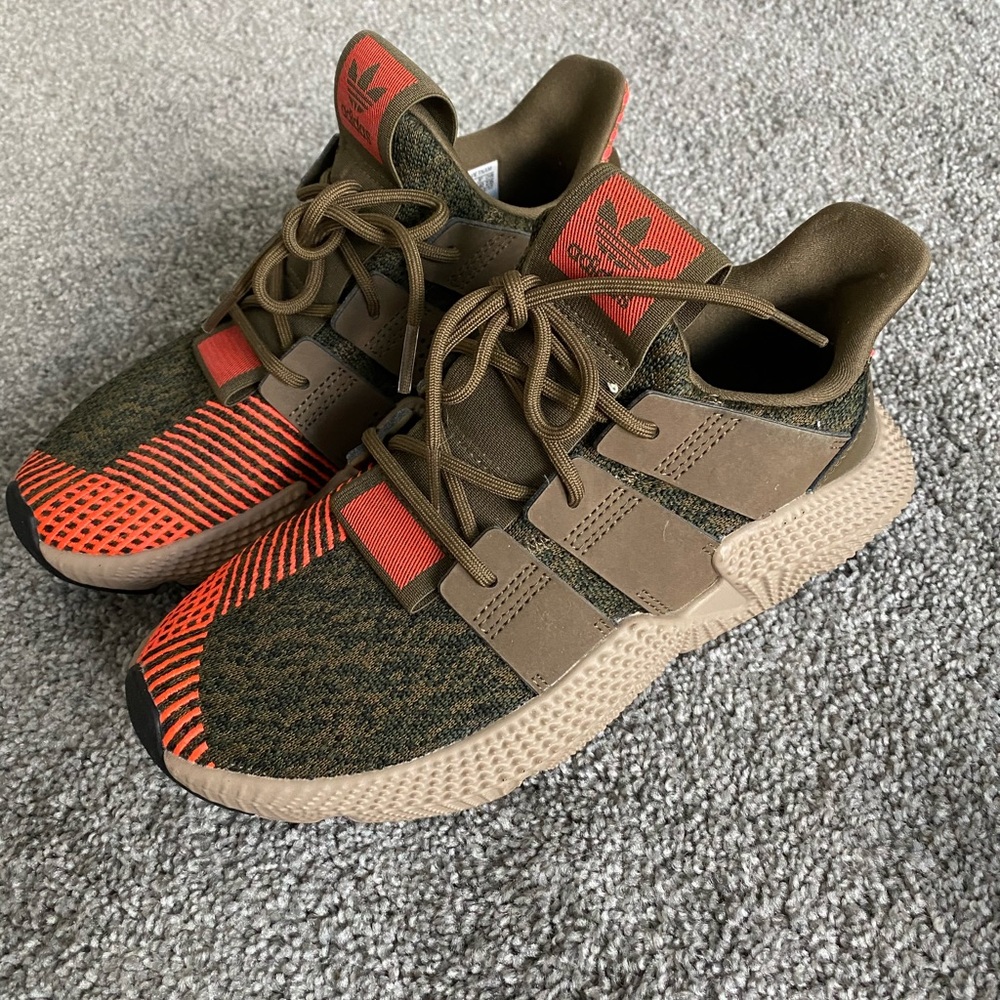 Women’s size 7 Adidas
